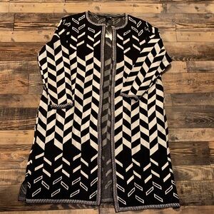 NWT Antthony Black and White chevron long Cardigan